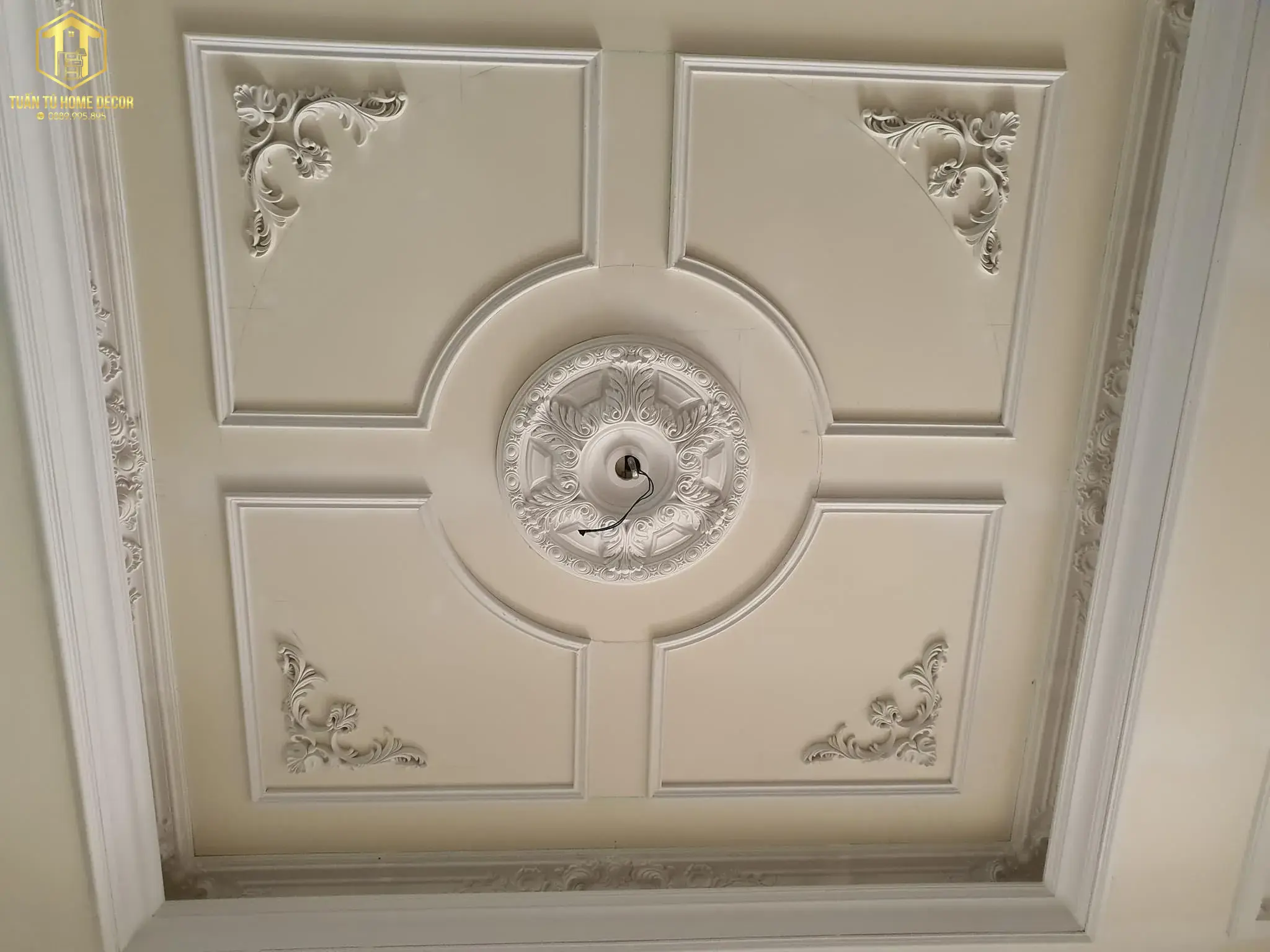 Mẫu phào chỉ trần PU sơn trắng 2